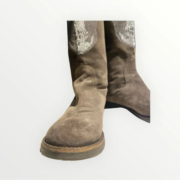 Mimosa Suede Knee-High Boots | Gothic Skull Accent | Italy 🇮🇹 - Picture 4 of 9